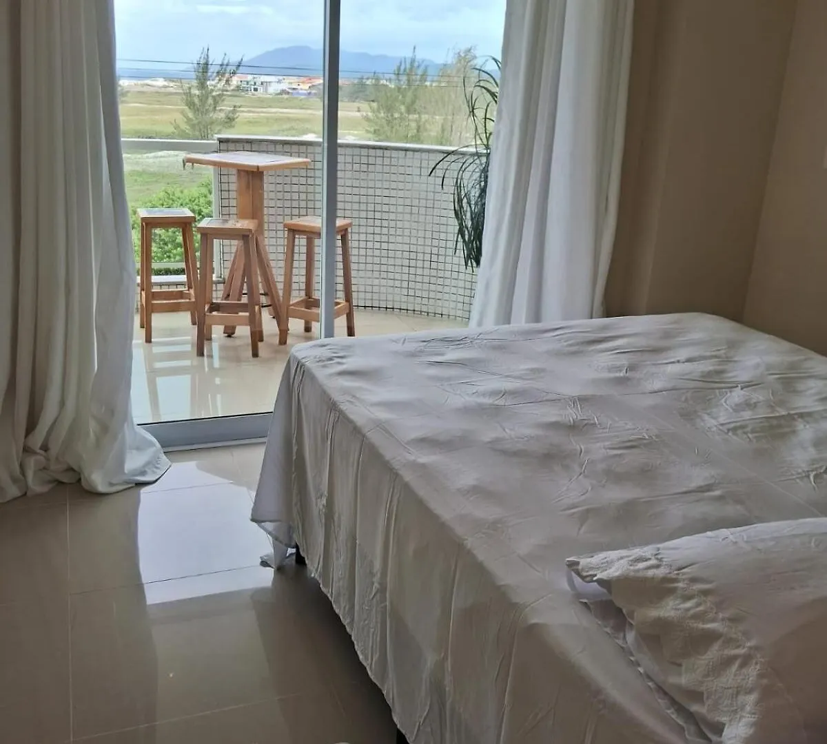 Apartamento Elegante Em Predio De Luxo Na Praia Das Dunas Cabo Frio
